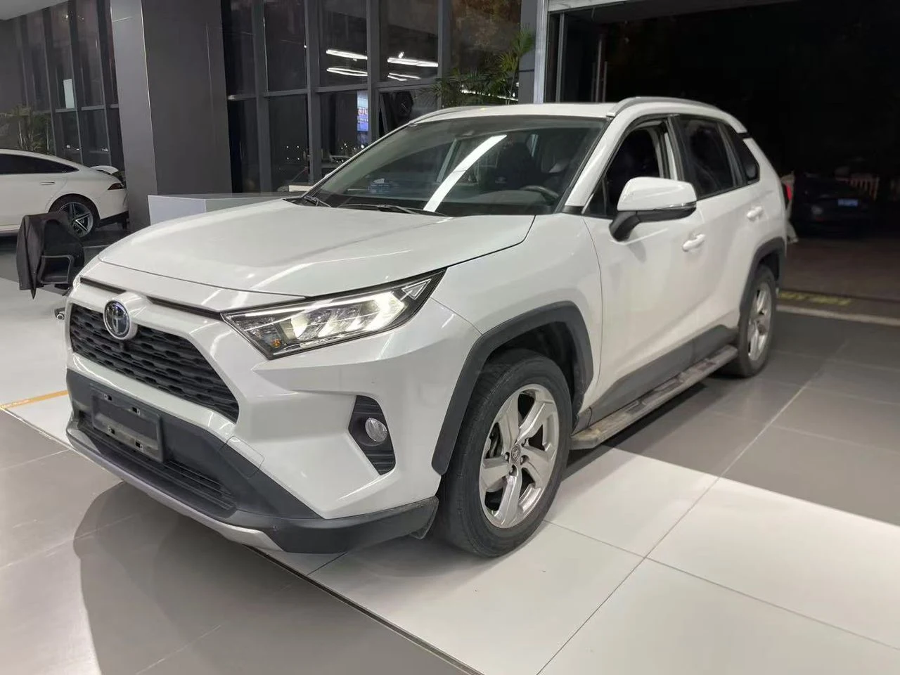 Toyota RAV4 5th Gen 2 2WD