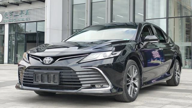 Toyota Camry 2021 2.5G Deluxe Edition